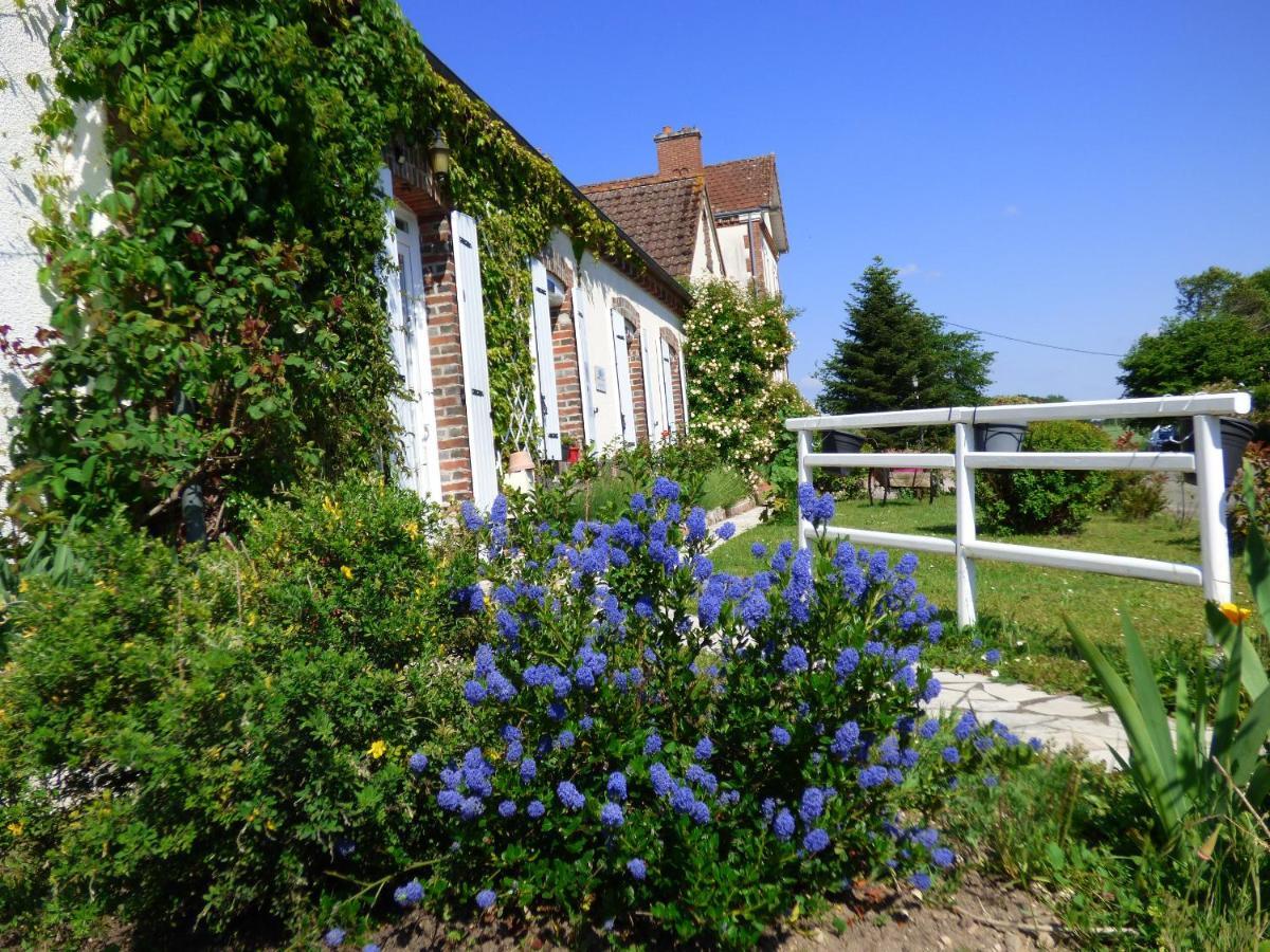 Chambres D'Hotes Les Muscaris Feins-en-Gatinais Exterior foto