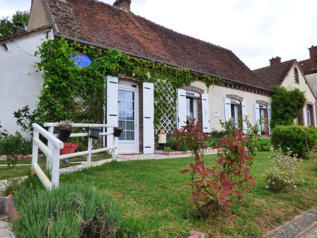 Chambres D'Hotes Les Muscaris Feins-en-Gatinais Exterior foto