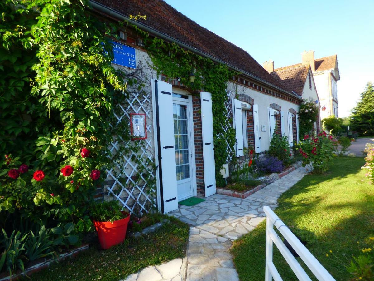 Chambres D'Hotes Les Muscaris Feins-en-Gatinais Exterior foto