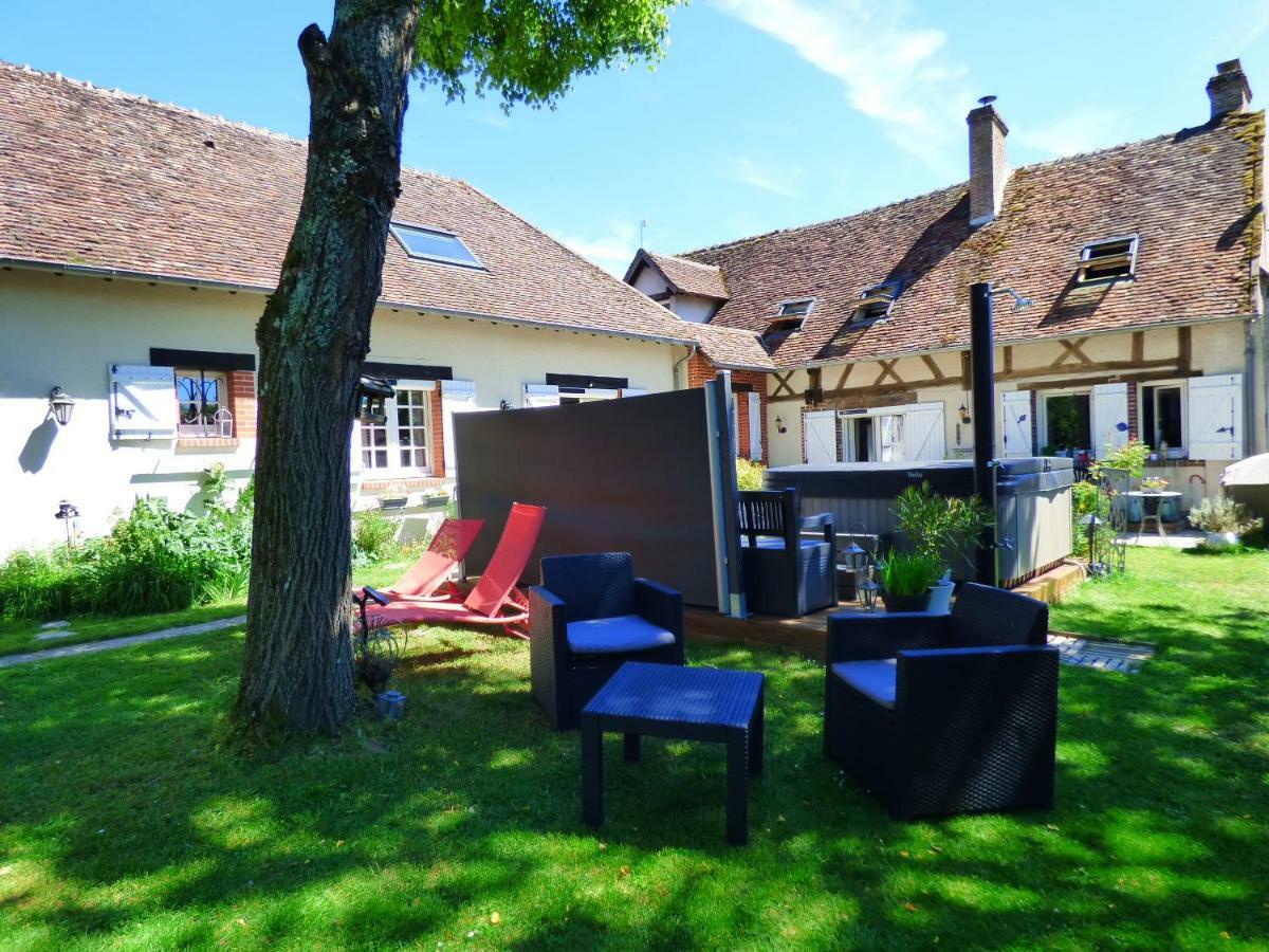 Chambres D'Hotes Les Muscaris Feins-en-Gatinais Exterior foto